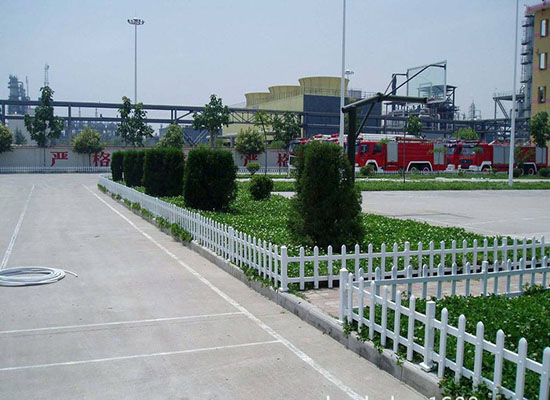 PVC草坪護(hù)欄